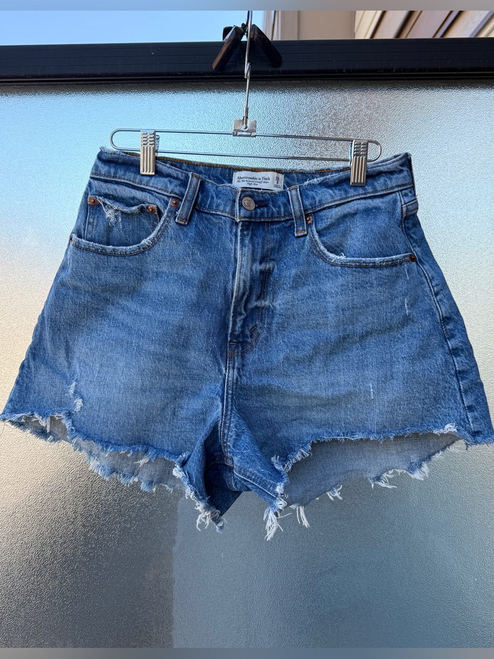 Abercrombie & Fitch Curve Love High Rise 90’s Relaxed Cut-Off Short